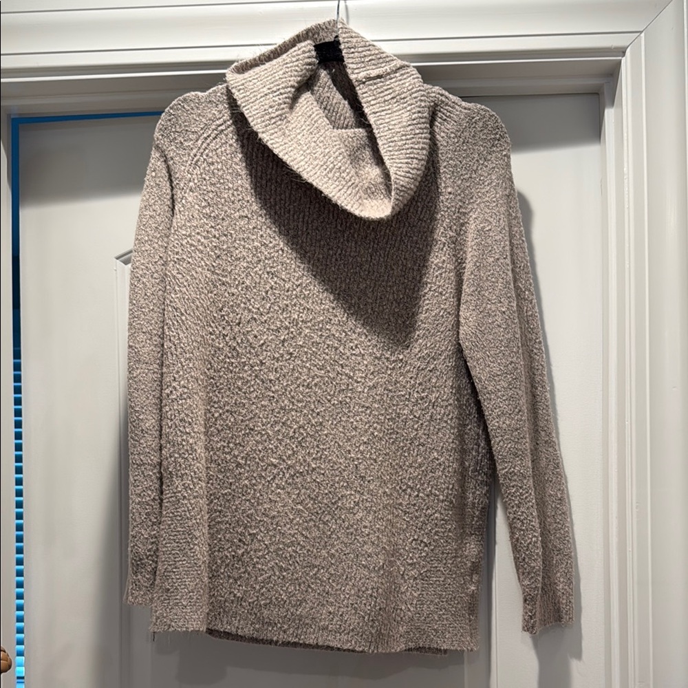 Cozy Women's Sweater in gray